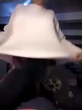 divinaerotica online show from November 2025 06:19:01 PM