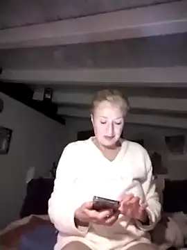 divinaerotica online show from December 2025 08:18:02 PM