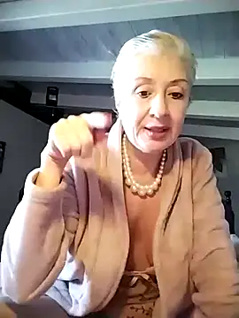 divinaerotica online show from February 2026 02:13:02 PM