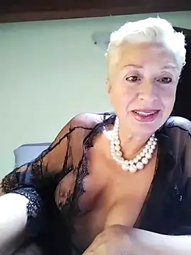 Snapshot of divinaerotica chatting on June 2026 11:42:02 AM divinaerotica online show from June 2026 11:42:02 AM