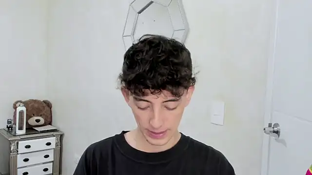 miketwink online show from March 2026 09:10:01 PM