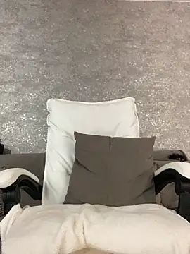 LillySquirtShot online show from April 2026 11:18:02 PM