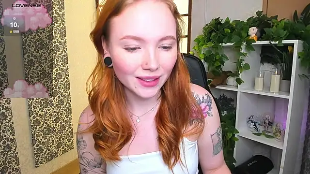 Snapshot of Maya_Light chatting on February 2025 01:35:01 AM Maya Light online show from February 2025 01:35:01 AM