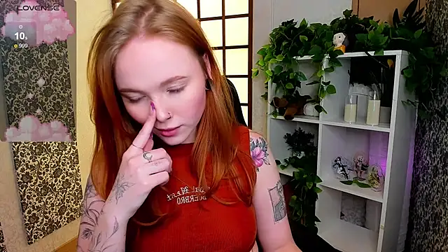 Snapshot of Maya_Light chatting on February 2025 05:00:01 AM Maya Light online show from February 2025 05:00:01 AM