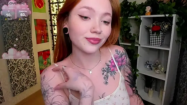Snapshot of Maya_Light chatting on March 2025 08:32:02 AM Maya Light online show from March 2025 08:32:02 AM