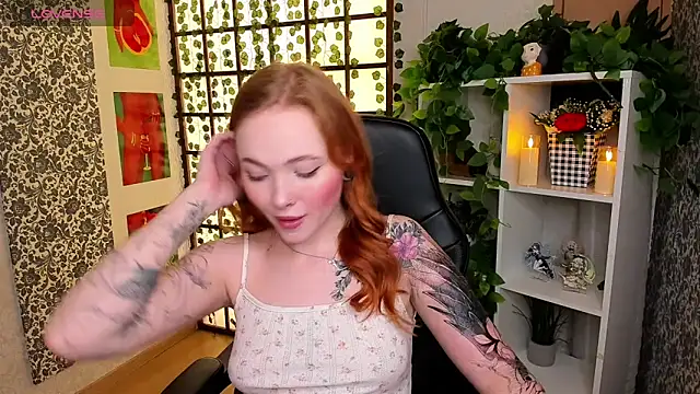 Snapshot of Maya_Light chatting on March 2025 01:37:02 AM Maya Light online show from March 2025 01:37:02 AM