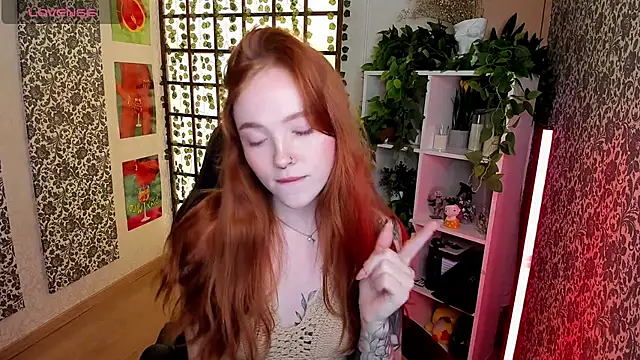 Snapshot of Maya_Light chatting on September 2025 01:51:01 AM Maya Light online show from September 2025 01:51:01 AM