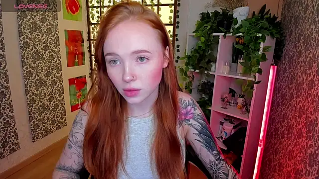 Maya Light online show from October 2025 01:47:01 AM