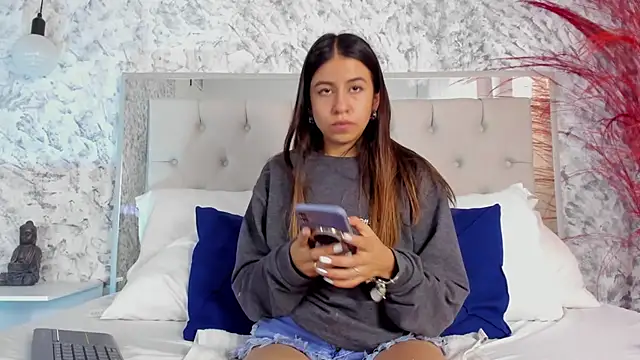 Ariana greenblat online show from February 2025 07:41:02 PM