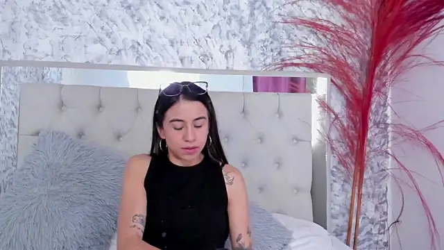 Ariana greenblat online show from November 2025 03:18:02 PM