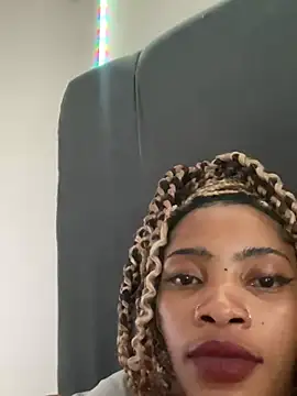 Snapshot of ZinaFreak chatting on February 2025 01:21:02 PM ZinaFreak online show from February 2025 01:21:02 PM