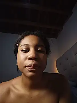 Snapshot of Zaira_Rose_ chatting on June 2026 05:12:01 AM Zaira Rose online show from June 2026 05:12:01 AM
