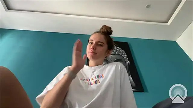 Snapshot of valure_lera chatting on March 2025 02:06:02 AM valure lera online show from March 2025 02:06:02 AM