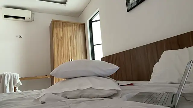 Snapshot of valure_lera chatting on October 2025 01:35:01 AM valure lera online show from October 2025 01:35:01 AM