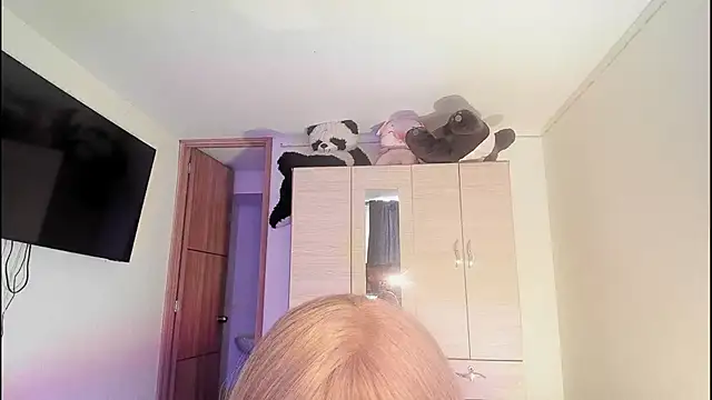 Snapshot of ImamDahian chatting on November 2025 06:31:01 PM ImamDahian online show from November 2025 06:31:01 PM