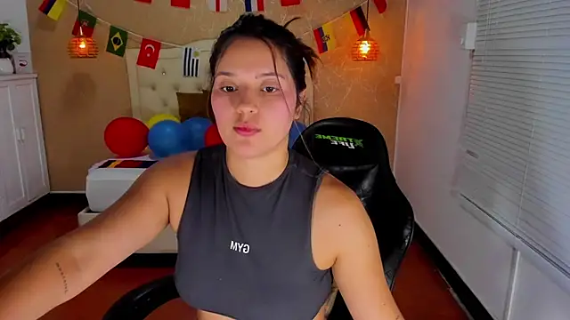 Snapshot of Hadley_ chatting on June 2026 05:12:01 AM Hadley online show from June 2026 05:12:01 AM