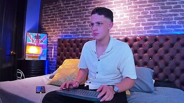 Thomas May4rs online show from February 2025 04:03:01 AM