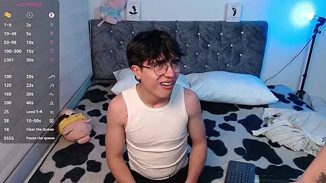 stiven and ale online show from March 2025 05:22:02 AM