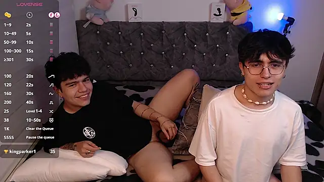 stiven and ale online show from March 2025 08:41:01 AM