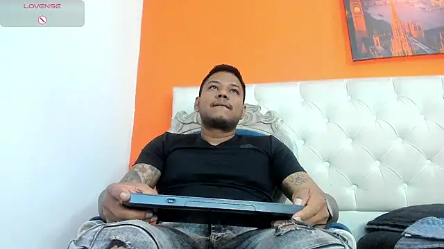 Snapshot of Saipadpuer30 chatting on September 2025 11:43:02 AM Saipadpuer30 online show from September 2025 11:43:02 AM