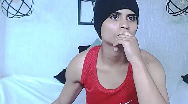 Liiamthompson online show from February 2025 03:18:01 PM