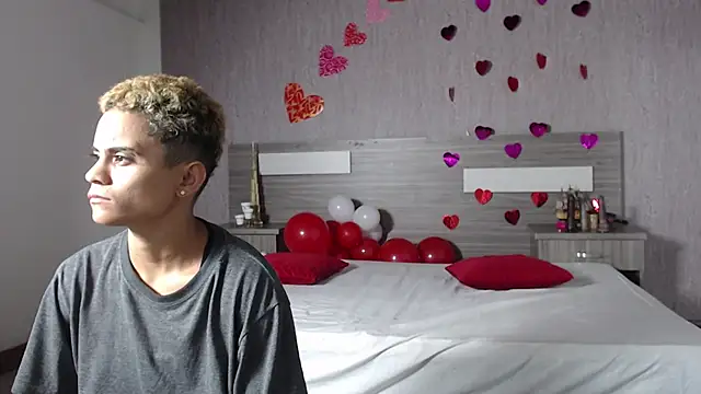 Liiamthompson online show from February 2025 04:53:02 AM