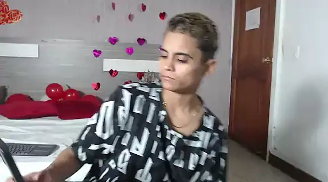 Liiamthompson online show from February 2025 09:17:02 AM