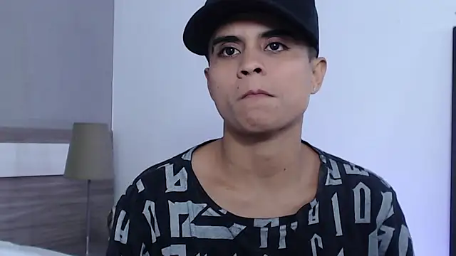 Liiamthompson online show from September 2025 09:51:01 PM