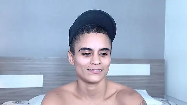 Liiamthompson online show from October 2025 11:35:01 PM