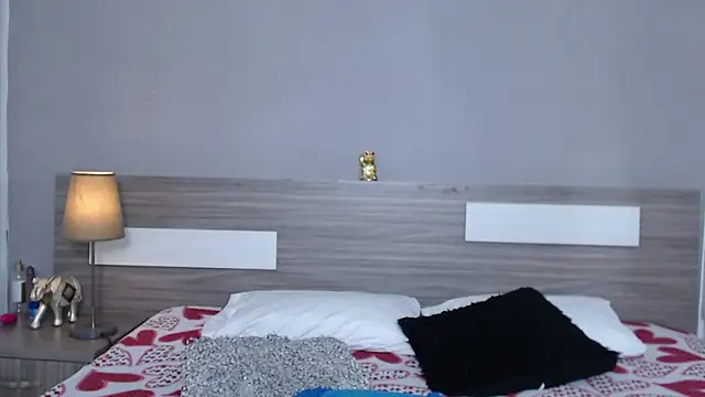 Liiamthompson online show from October 2025 11:00:01 AM