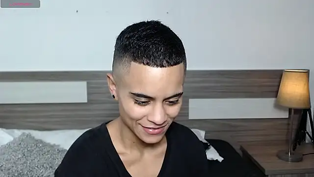 Liiamthompson online show from November 2025 10:59:02 AM