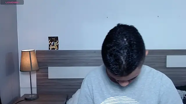 Liiamthompson online show from November 2025 09:34:02 AM