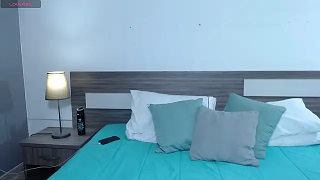 Liiamthompson online show from February 2026 07:13:02 PM