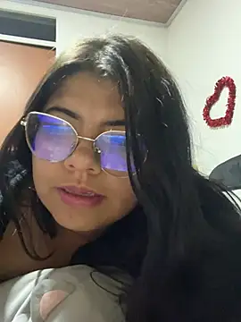 viccky vick online show from February 2025 09:37:01 PM