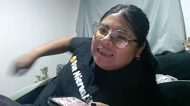 viccky vick online show from April 2026 11:30:02 PM