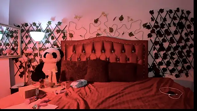 IZZY BEAUTIFUL online show from September 2025 09:17:02 PM