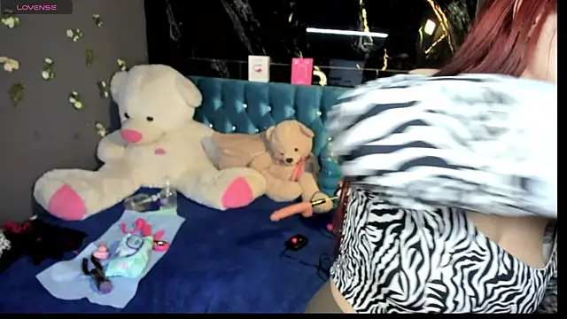 IZZY BEAUTIFUL online show from November 2025 10:01:02 PM