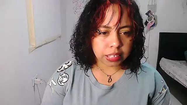 alexandraluv online show from November 2025 10:44:02 PM