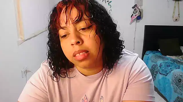 alexandraluv online show from November 2025 10:57:02 PM