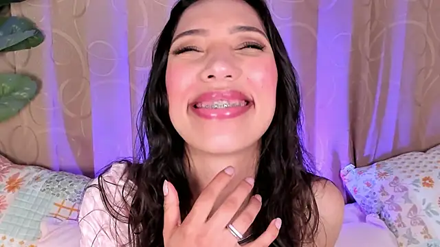 Snapshot of Miss_veronicaa2 chatting on June 2026 01:34:01 PM Miss veronicaa2 online show from June 2026 01:34:01 PM
