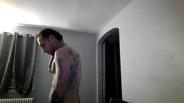 cruz815 online show from December 2025 05:56:02 AM