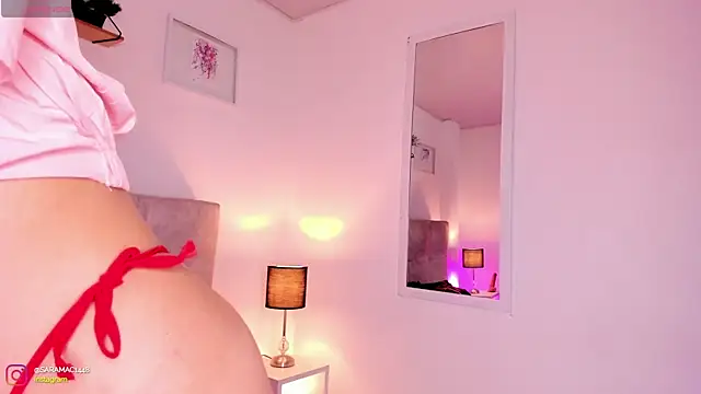 mac-sara online show from February 2025 07:56:02 PM