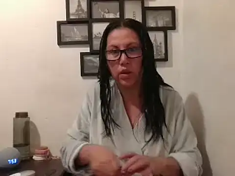 Snapshot of MirandaLatinaLovely chatting on February 2025 01:54:02 AM MirandaLatinaLovely online show from February 2025 01:54:02 AM