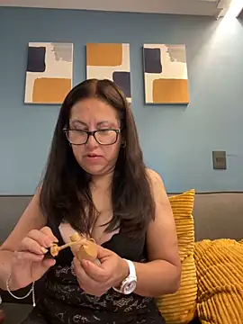 Snapshot of MirandaLatinaLovely chatting on September 2025 03:58:02 PM MirandaLatinaLovely online show from September 2025 03:58:02 PM