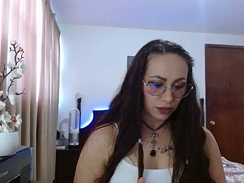 AloLovely  online show from April 2026 11:02:02 PM