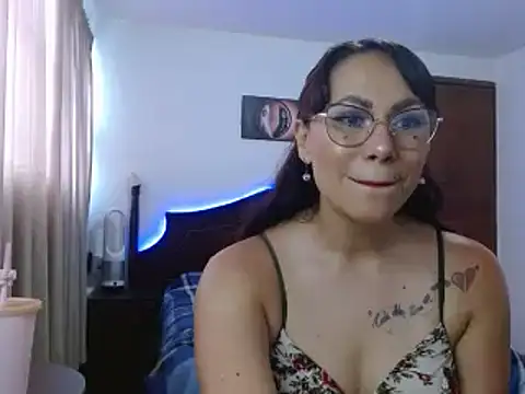 AloLovely  online show from April 2026 08:58:02 PM