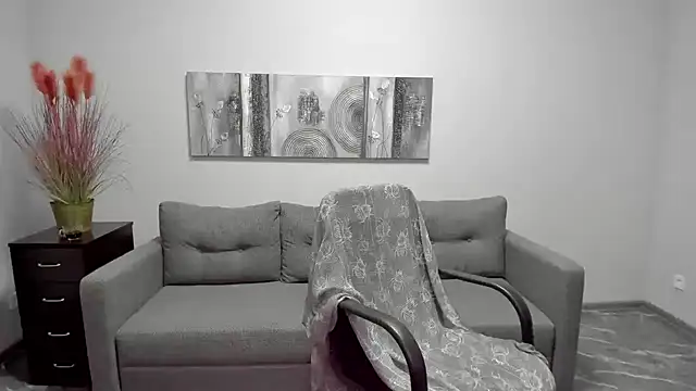 Mira Whites online show from February 2025 06:51:01 AM