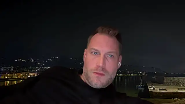 Snapshot of Christian87xxx chatting on February 2025 05:53:02 PM Christian87xxx online show from February 2025 05:53:02 PM