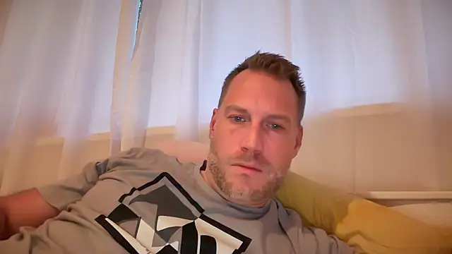 Snapshot of Christian87xxx chatting on September 2025 05:15:02 PM Christian87xxx online show from September 2025 05:15:02 PM