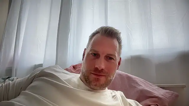 Snapshot of Christian87xxx chatting on October 2025 01:39:02 PM Christian87xxx online show from October 2025 01:39:02 PM